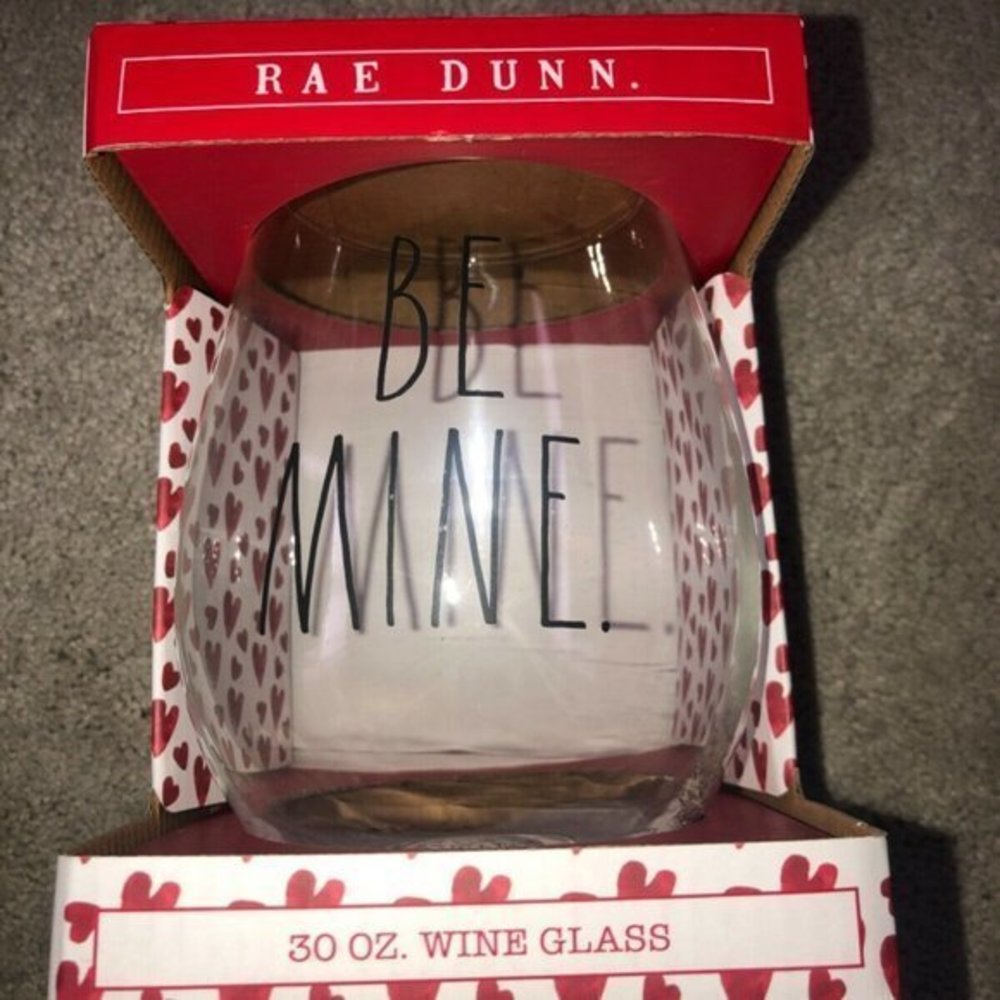 Rae Dunn 30 oz Clear Wine Glass Be Mine Valentines Day‎ NEW